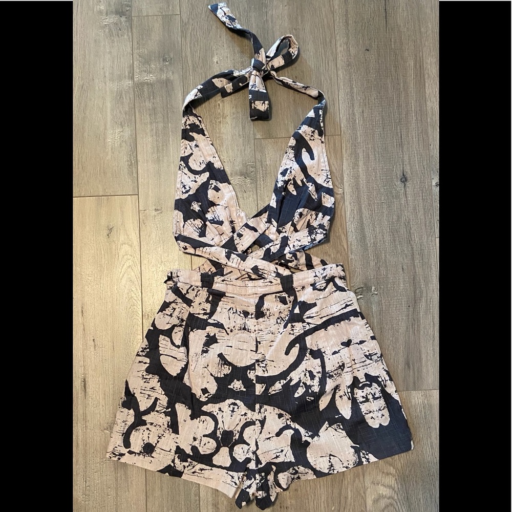 Free People Cut Out Short Romper Size 4
